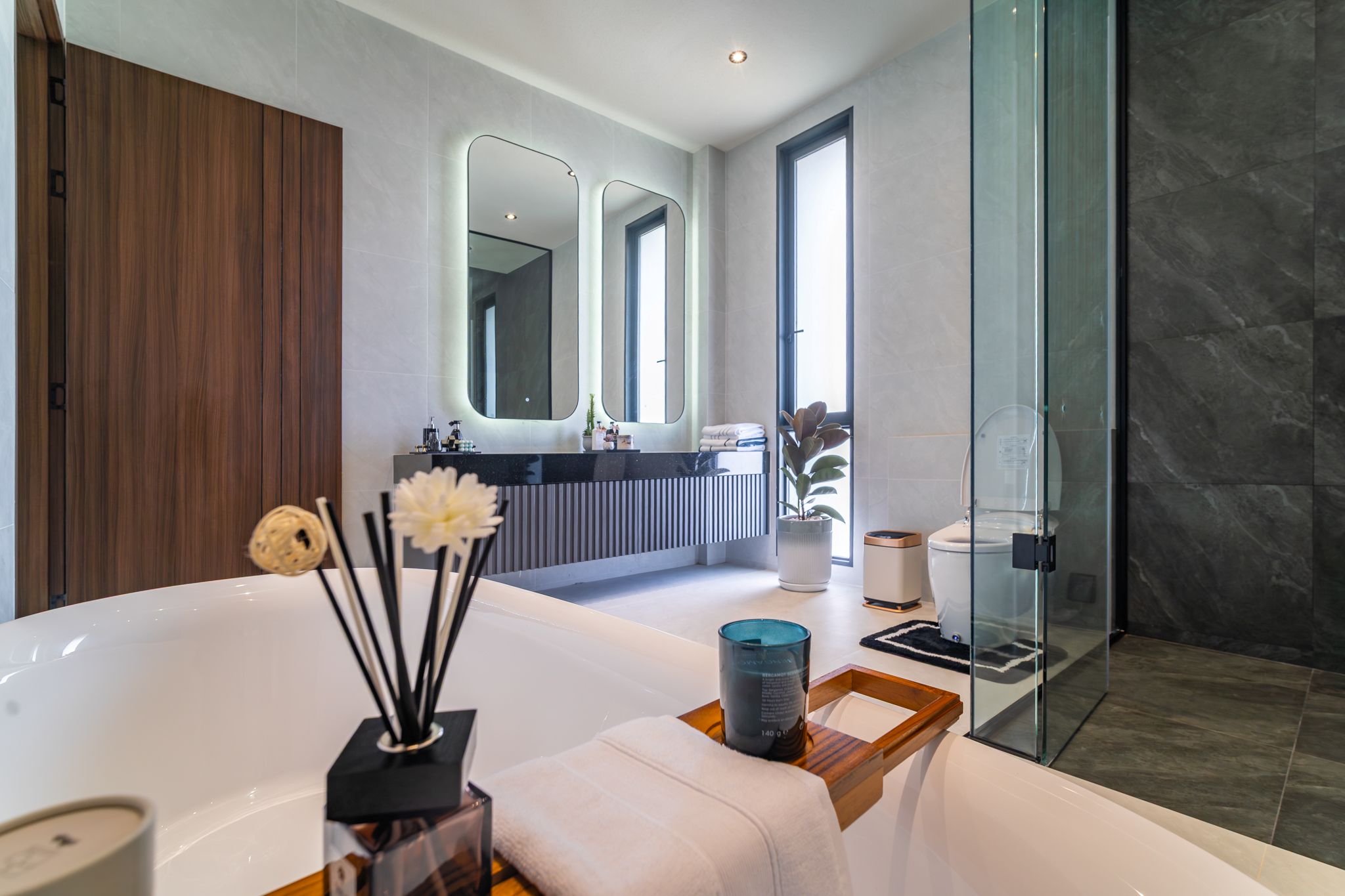 Lux Modern 17
